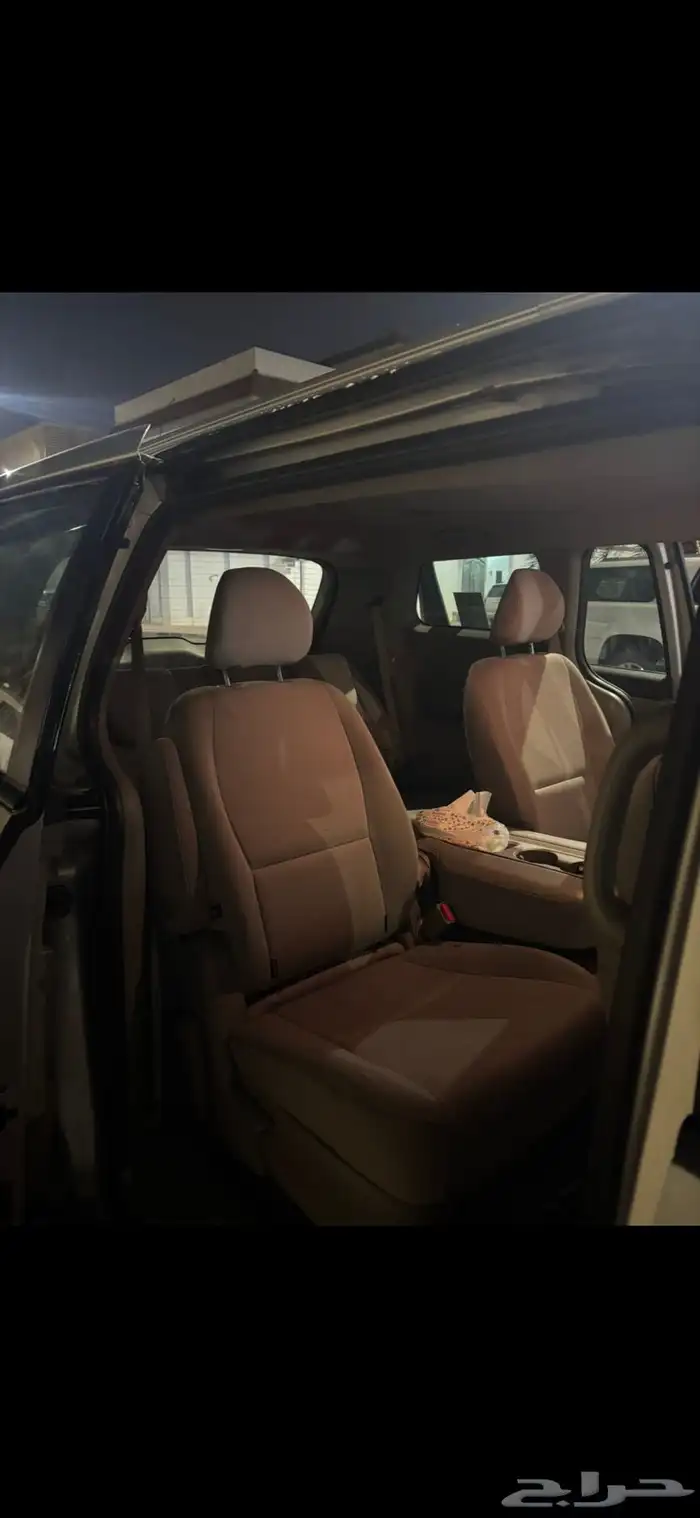 كيا كانيفال 12