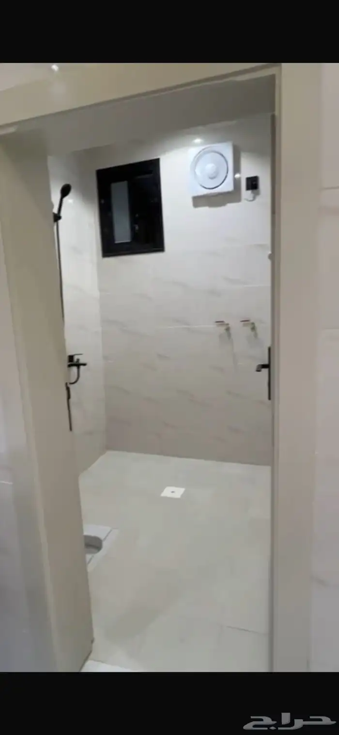شقه للإيجار تبعد عن الجامعة 100متر 3