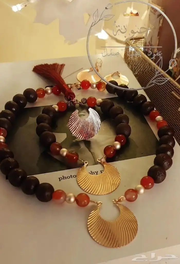 عقد بعدة تصاميم واحجار كريمه حسب طلبك 3