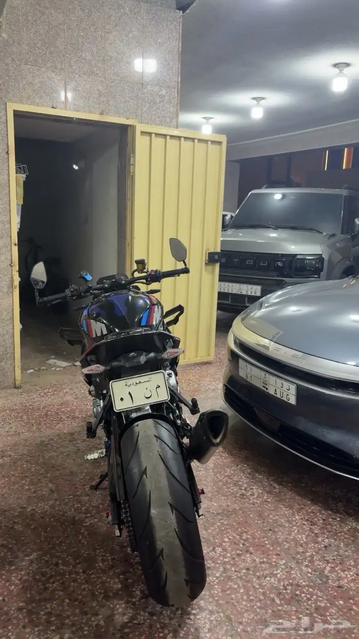 دباب بي ام m1000 r 2024 للبيع 4