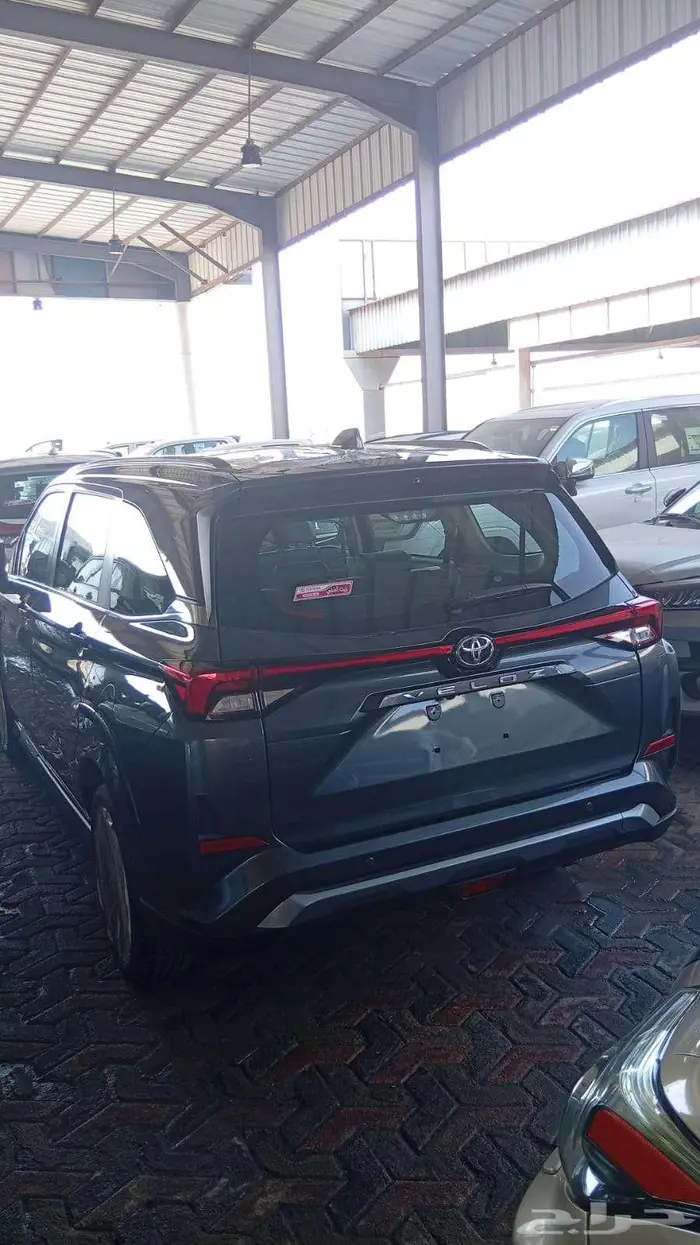 تويوتا فيلوز 2025 ابيض ورمادى 6