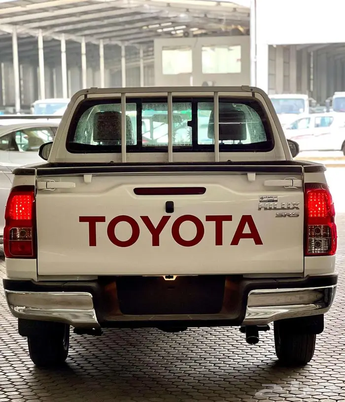 هايلوكس غمارتين اوتوماتيك جنوط بنزين كويتي 2025 3