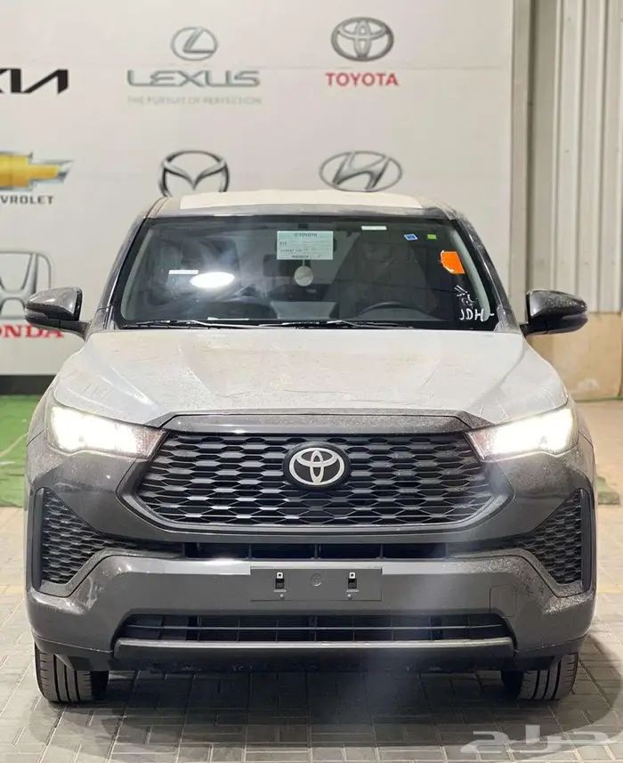 تويوتا انوفا بنزين موديل 2025 2