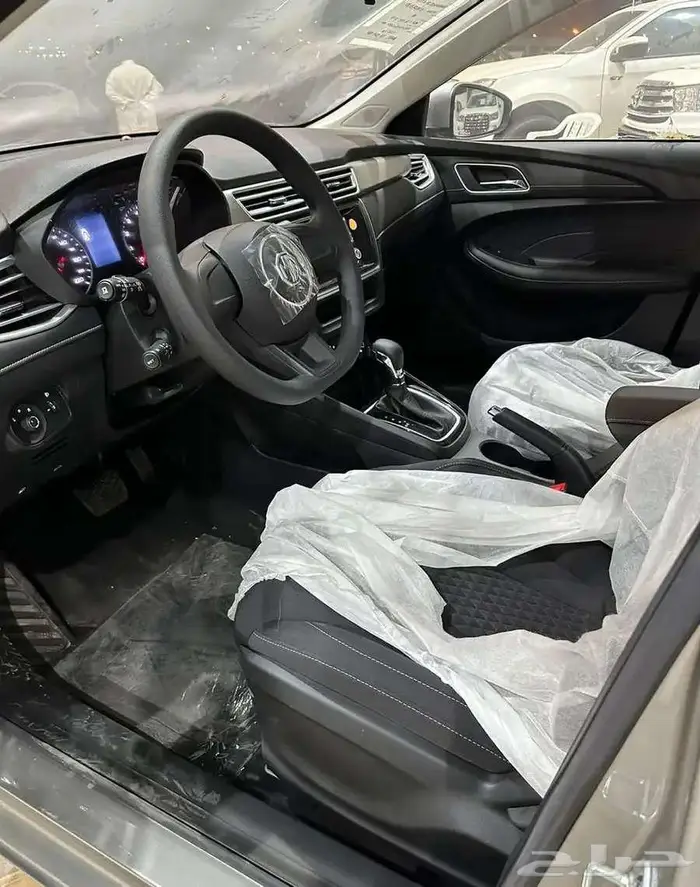 ام جي 5 ستاندر موديل 2025 24