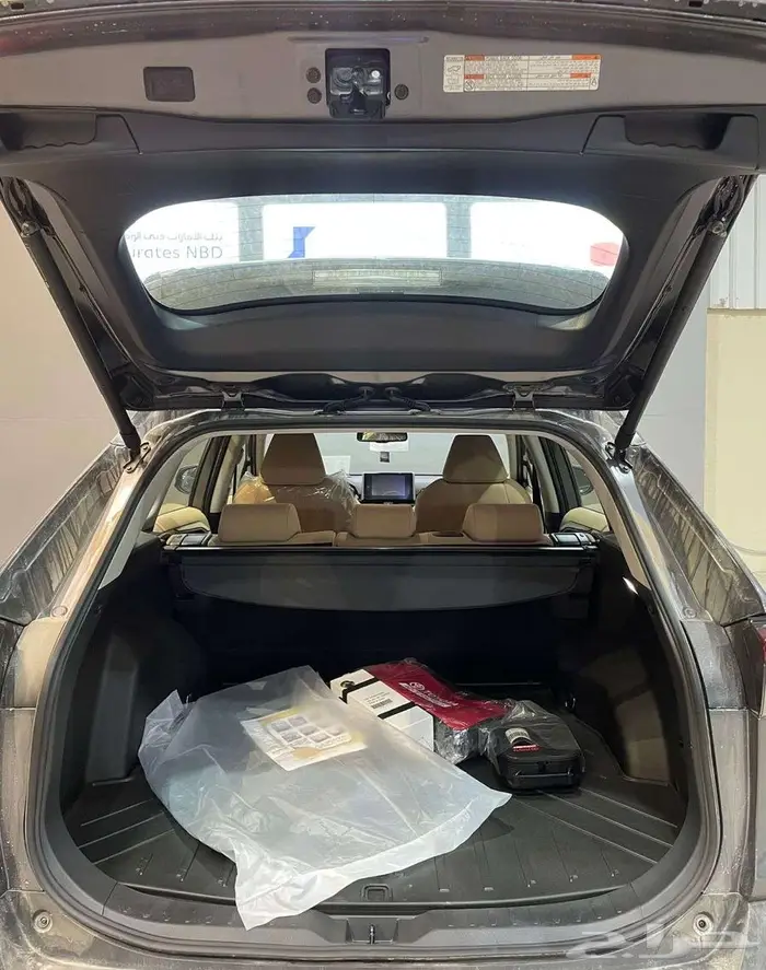 تويوتا راف فور بنزين XLE نص فل فتحه سقف 2025 6