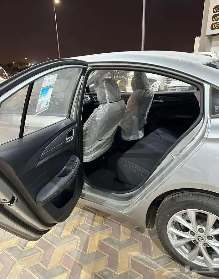 ام جي 5 ستاندر موديل 2025 28