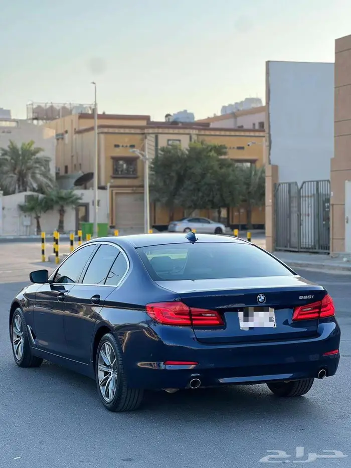 بي ام دبليو 2020 عداد 75 الف كاش او دفعات 520I 1