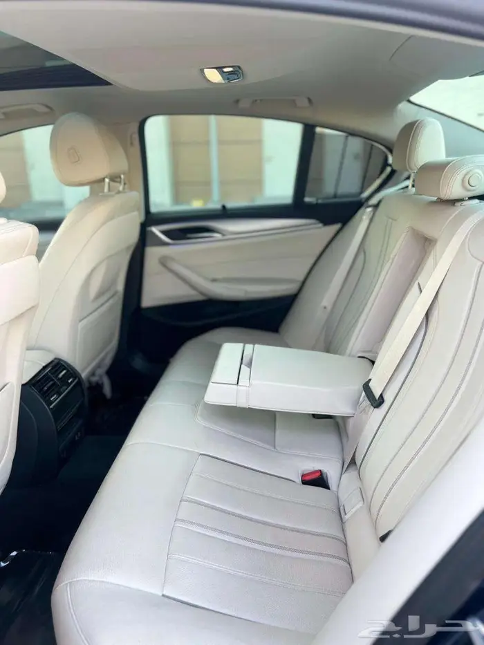 بي ام دبليو 2020 عداد 75 الف كاش او دفعات 520I 6