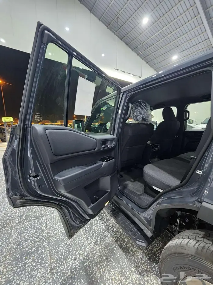 تويوتا برادو TXL1 بنزين 2025 السعر 181700 عرض خاص 10