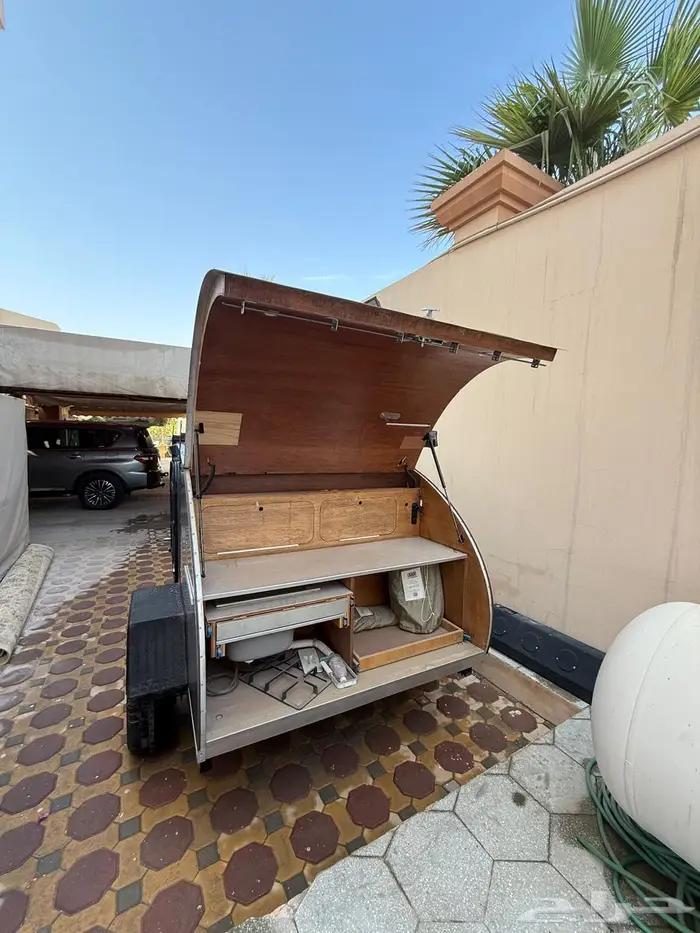 للبيع عربة مقطورة مبيت ومطبخ سحب 2