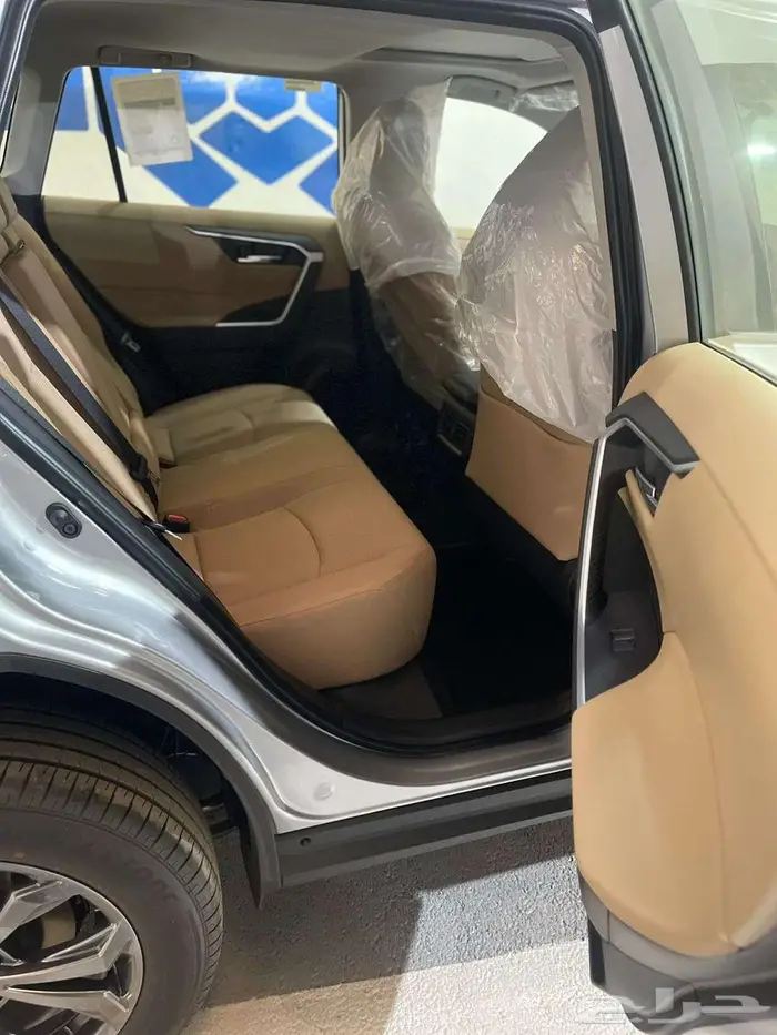 تويوتا RAV4 XLE 4X4 2025 6