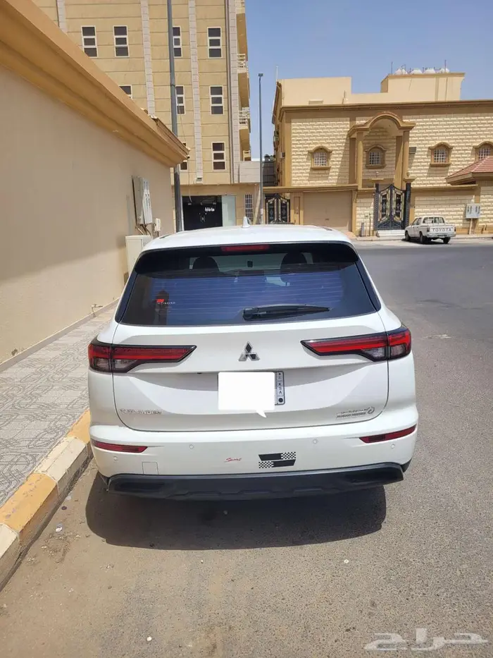 ميتسوبيشي اوتلاندر 2023 اخو الجديد 10