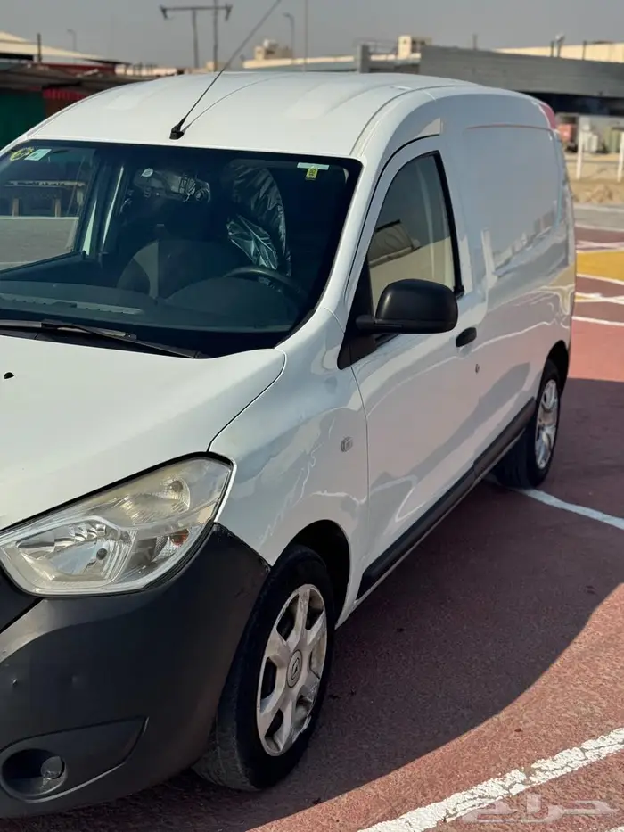 سيارة رينو فان دوكو 3