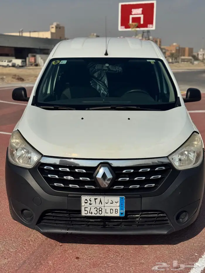 سيارة رينو فان دوكو 1