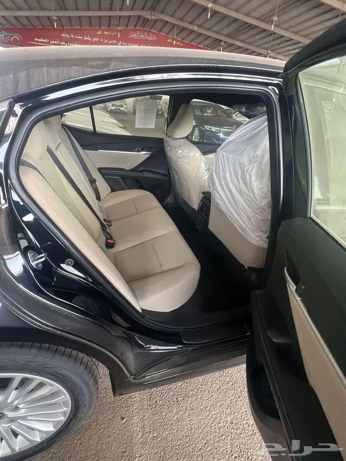 تويوتا كامرى LE بنزين موديل 2025 اسود 13