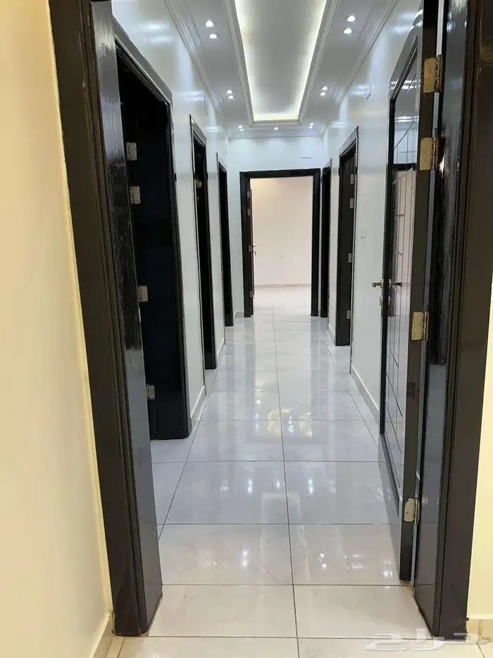 شقه للإيجار بمخطط السلام 10