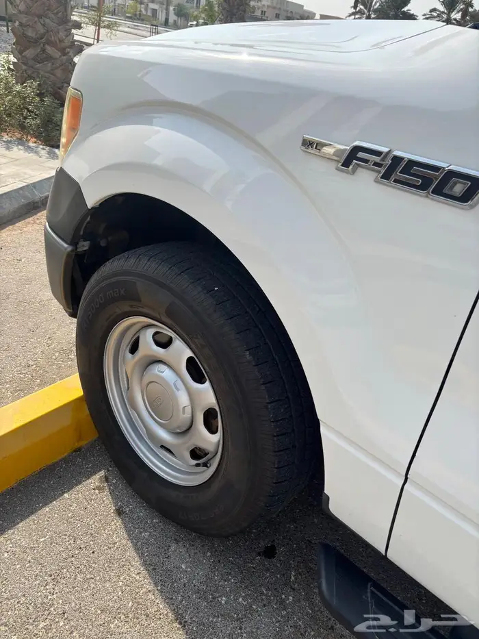 فورد f150 موديل 2013 بدون دبل 8 سلندر ابيض 4