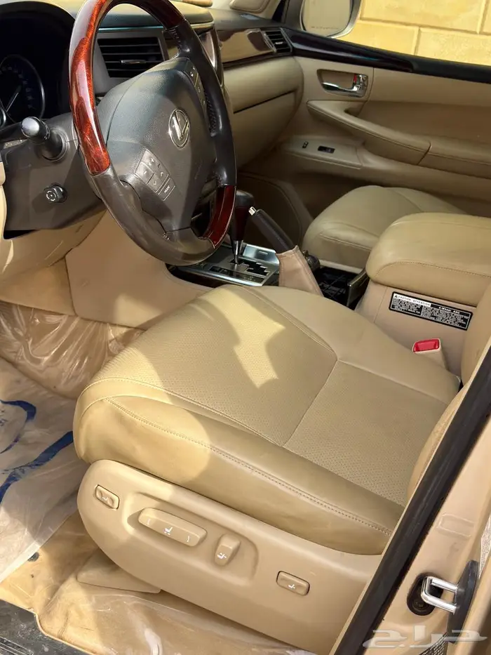 جيب لكزس 2011 فل كامل سعودي 1