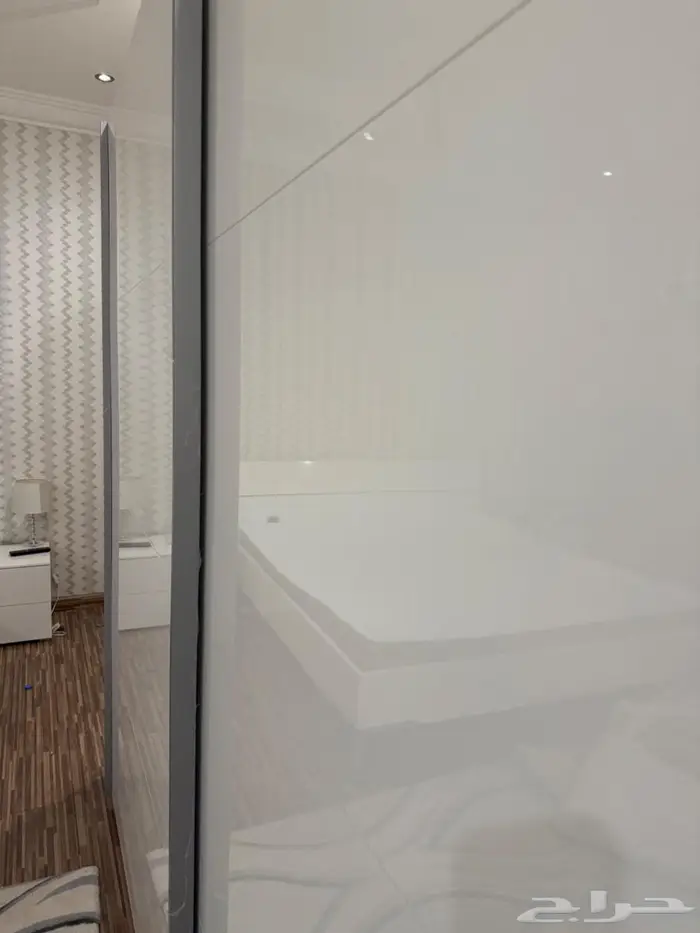 غرفة نوم من هوم سنتر اللون ابيض 0