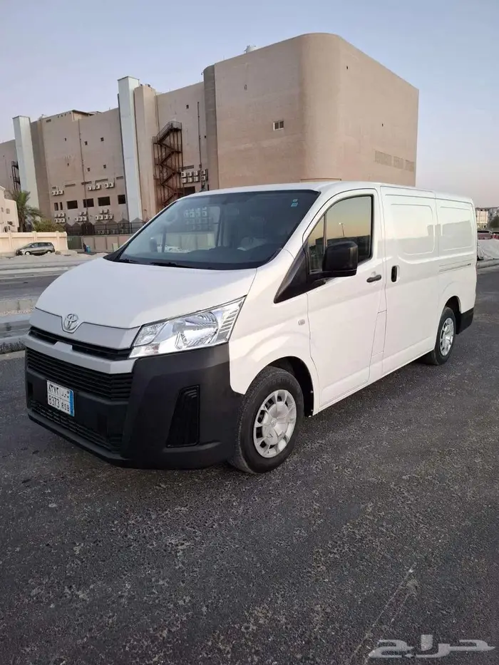 تويوتا باص بضاعة ديزل 2021 1