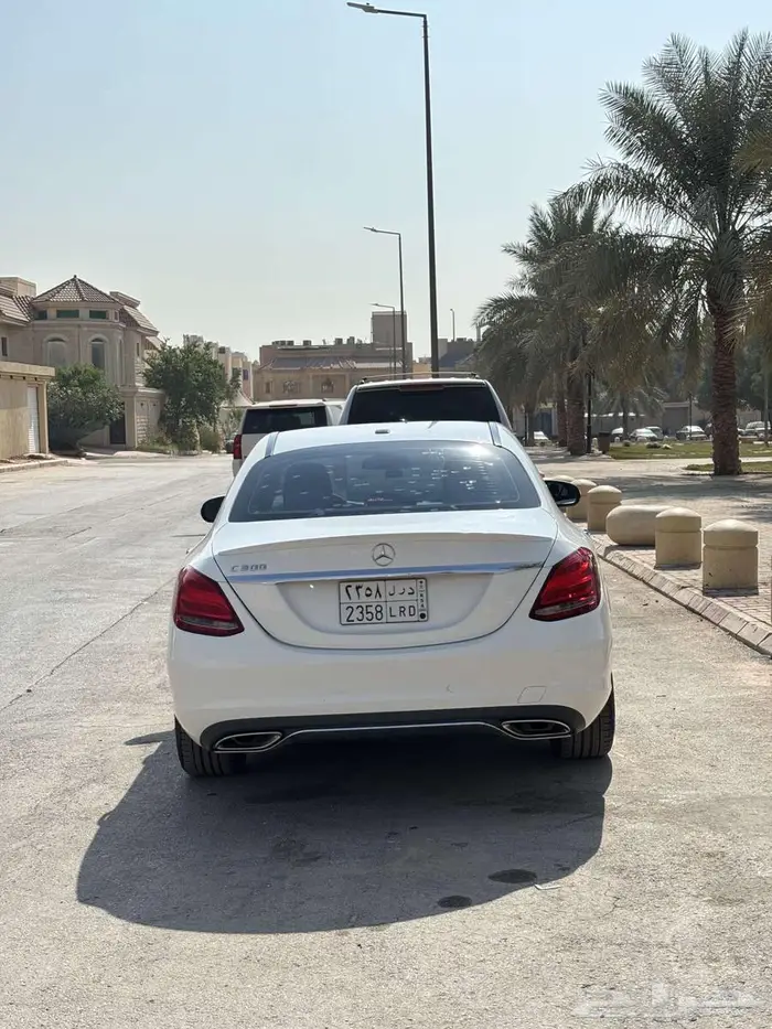 مرسيدس سي كلاس C300 بسعر ممتاز 6