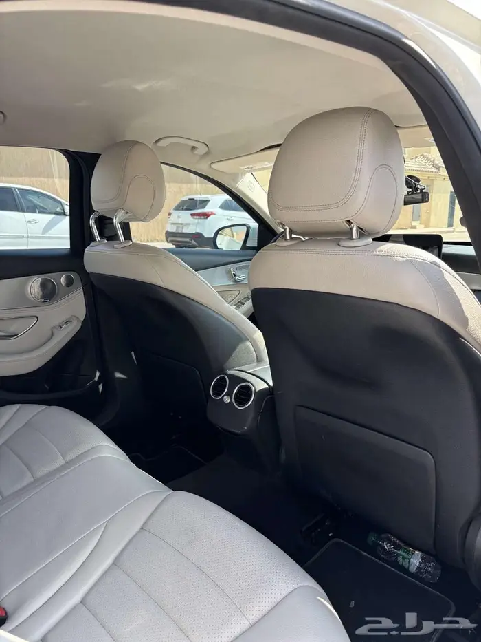 مرسيدس سي كلاس C300 بسعر ممتاز 42