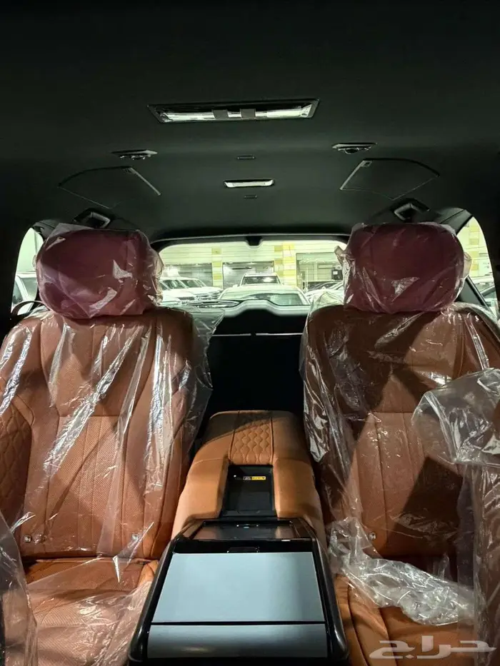 لكزس LX 600 بريمي VIP ابيض بلاك ادشن داخل - جملي2025 15