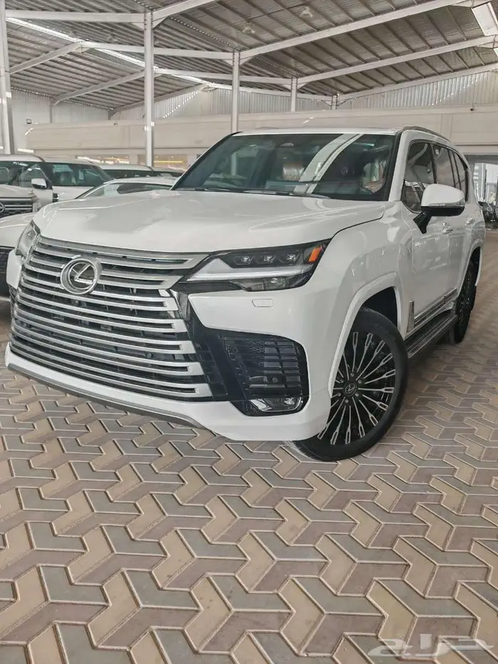 لكزس LX600 VIP 2025 أبيض خليجي الممشي 1800 كم 0