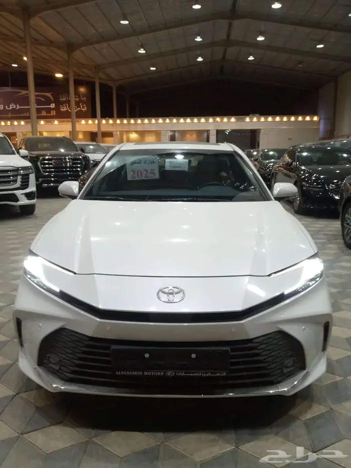 تويوتا كامري 2025 10