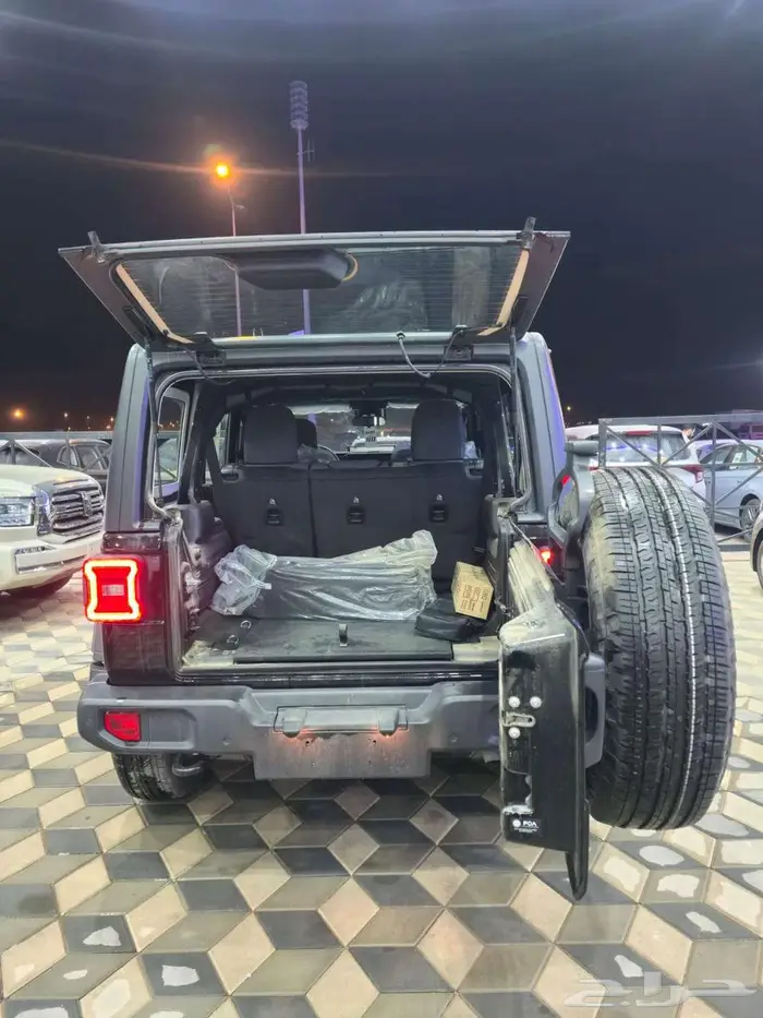 جيب رانقلر سبورت 2025 سعودي حصري في سفنز 15