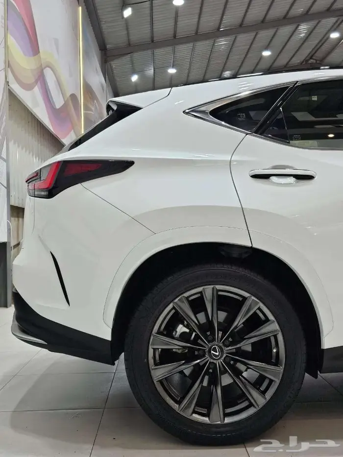 لكزس NX350 F سبورت - موديل 2022 فل كامل 9