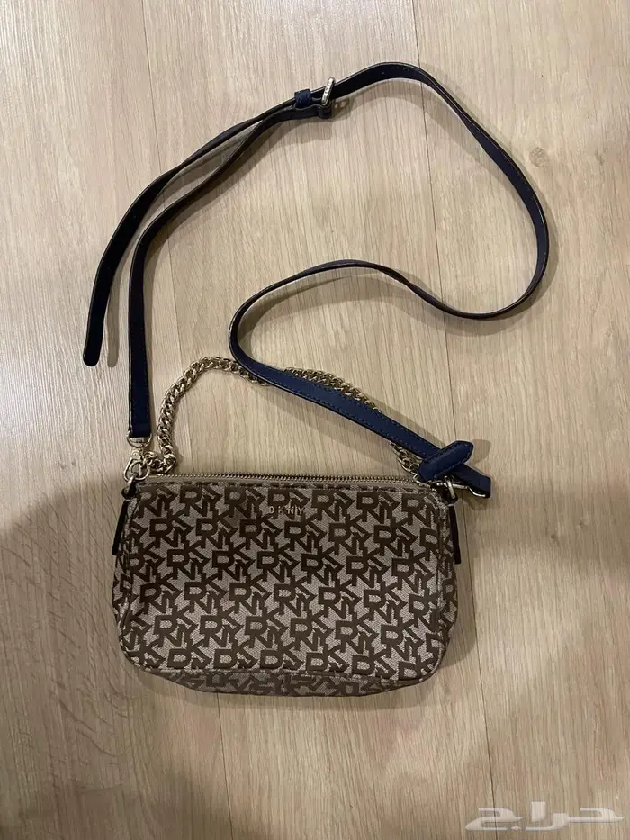حقيبة ماركة DKNY دكني صغيرة 0