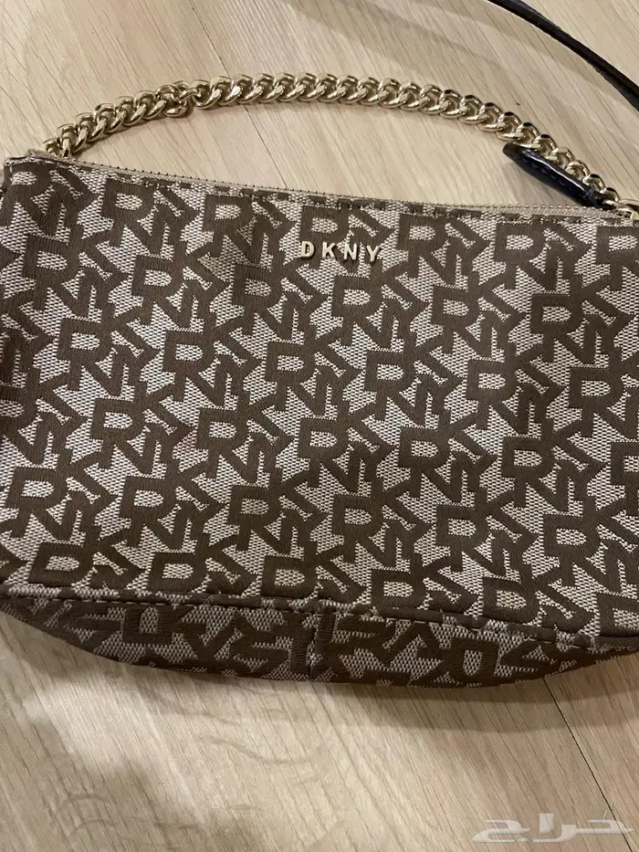 حقيبة ماركة DKNY دكني صغيرة 7