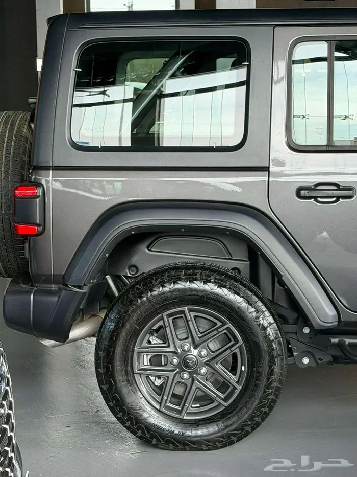 جيب رانجلر 2025 فئة السبورت بسعر اسطوري 15