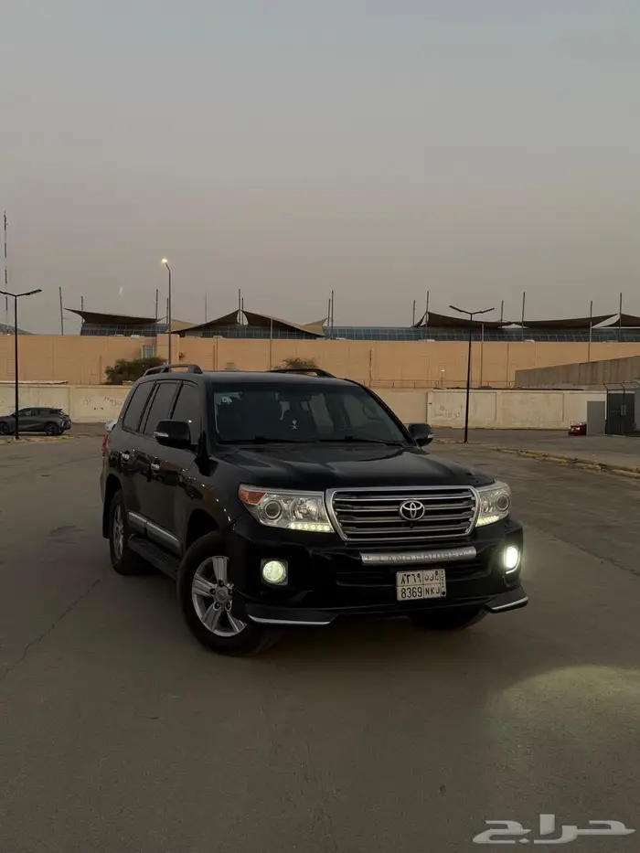 Land Cruiser VXR 2014 4
