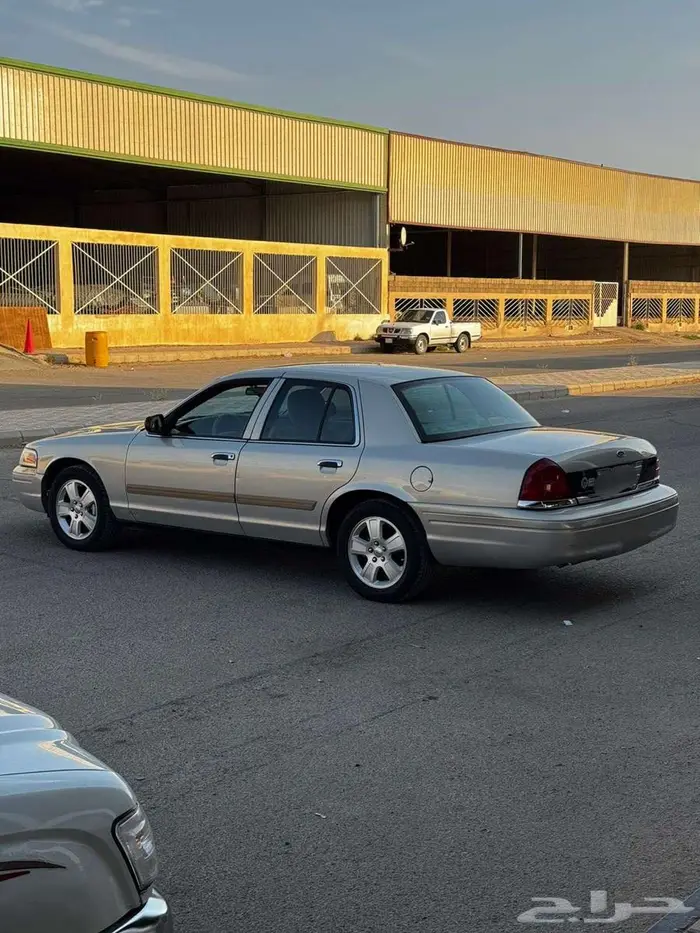 فورد فكتوريا 2012 5