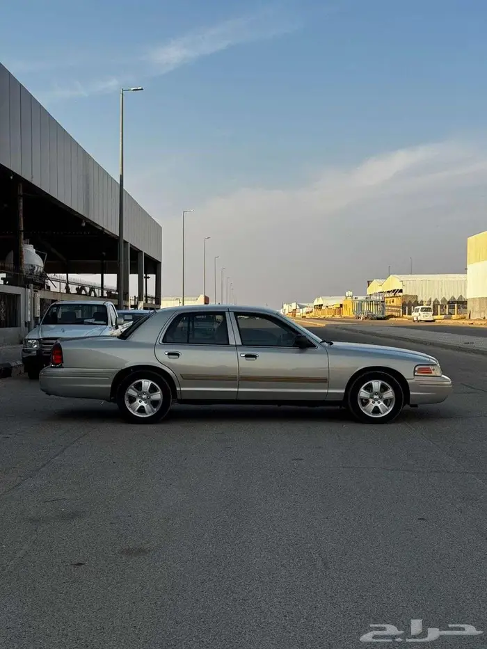 فورد فكتوريا 2012 3