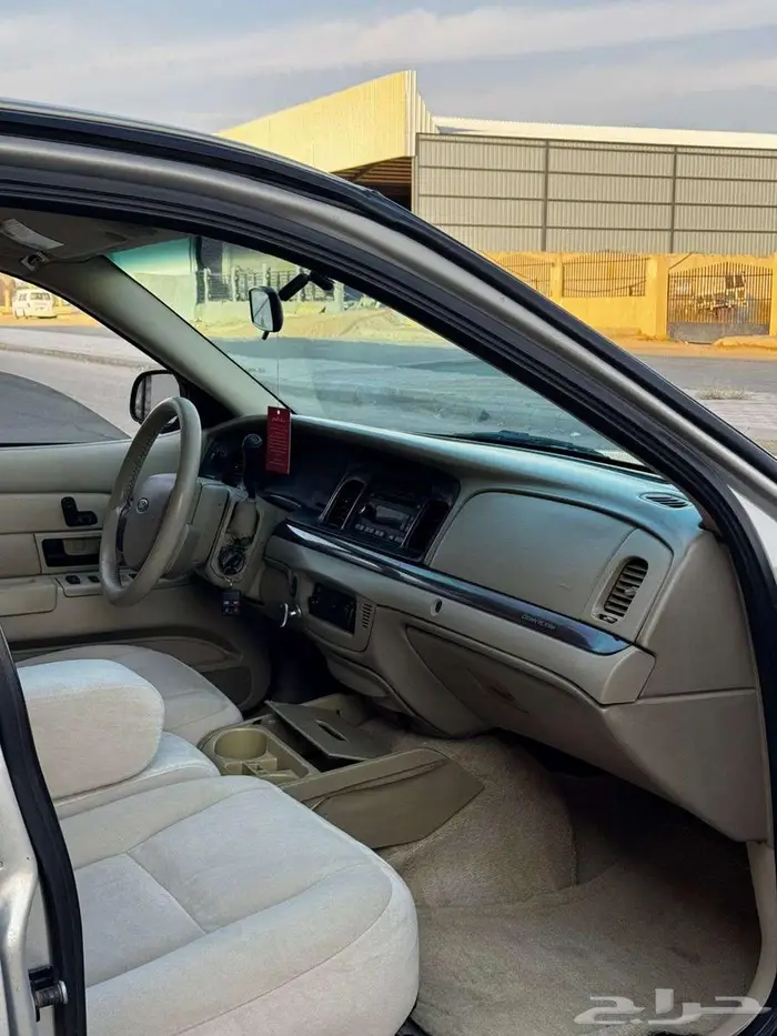 فورد فكتوريا 2012 11