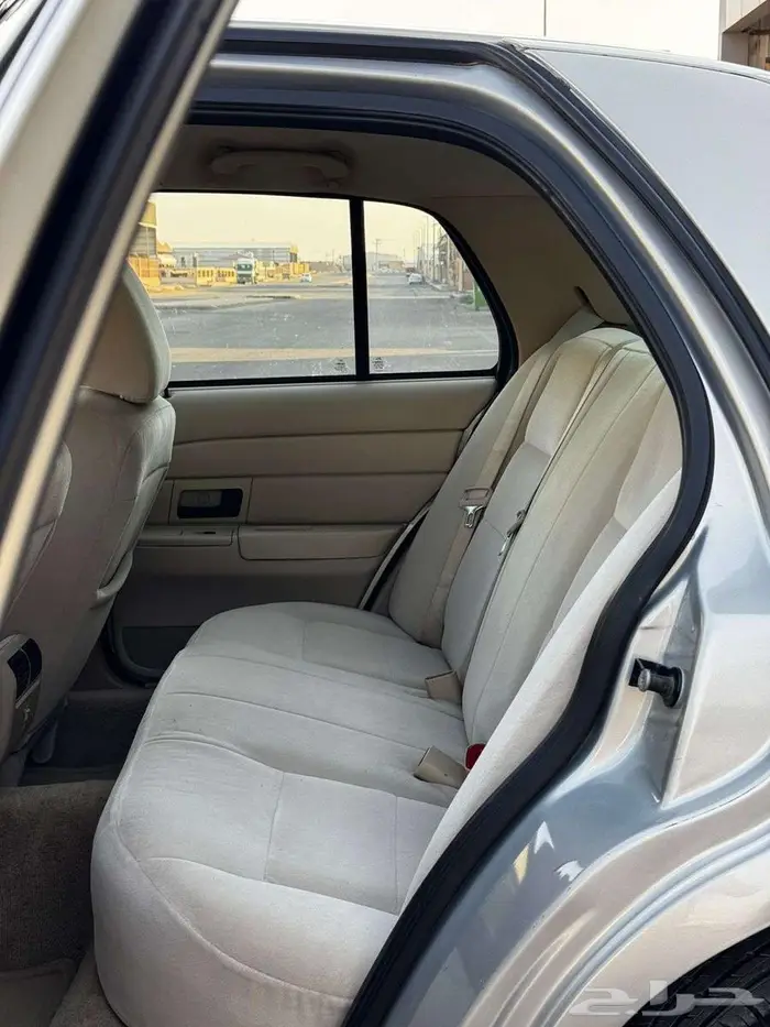 فورد فكتوريا 2012 13