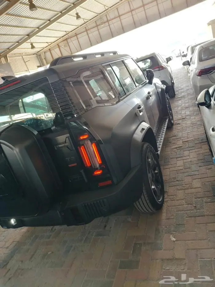 جيتور T2 لاكجيري 2026 اسود مطفي 3