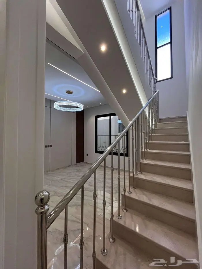 شقق للبيع فى ابها حطين مقابل المطار بدرج داخلى للسطح vip 0