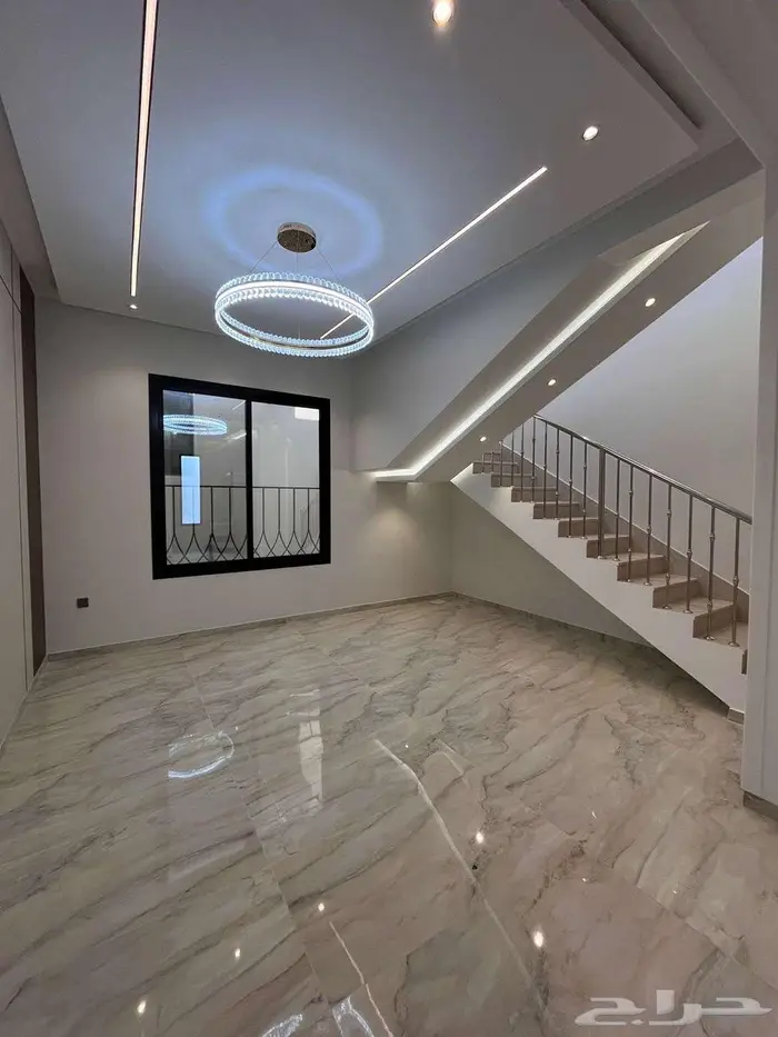 شقق للبيع فى ابها حطين مقابل المطار بدرج داخلى للسطح vip 1