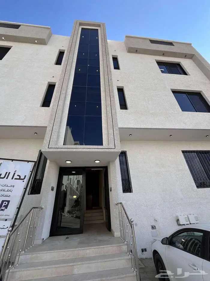 شقق للبيع فى ابها حطين مقابل المطار بدرج داخلى للسطح vip 14