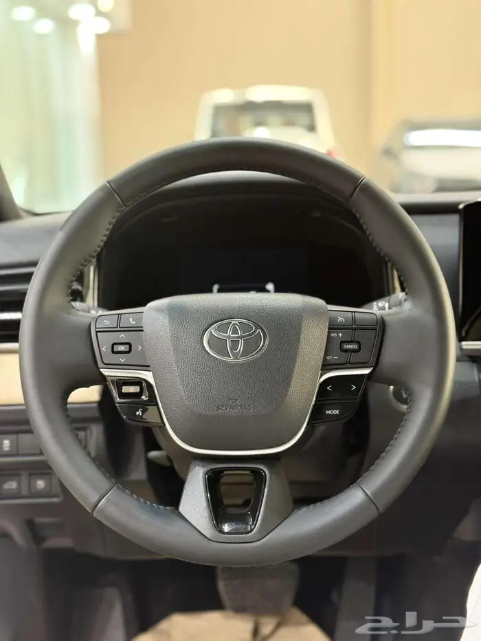 تويوتا كامرى موديل LE 2025 9
