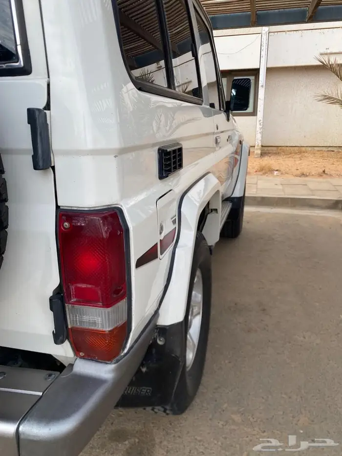 جيب ربع 2010 ابيض رفرف 1