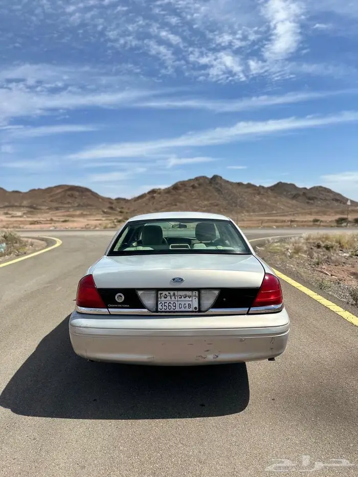 فورد كراون فكتوريا 2011 1