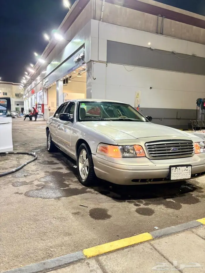 فورد كراون فكتوريا 2011 0