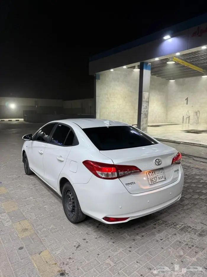 تويوتا يارس 2022 ستاندر 8