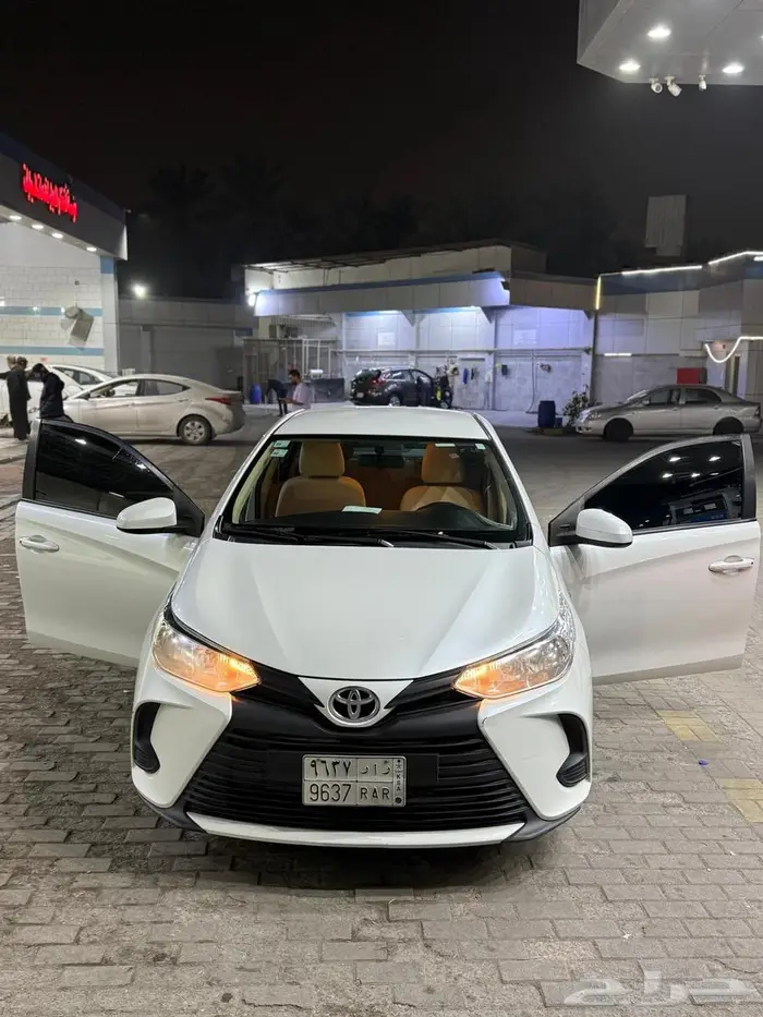 تويوتا يارس 2022 ستاندر 33