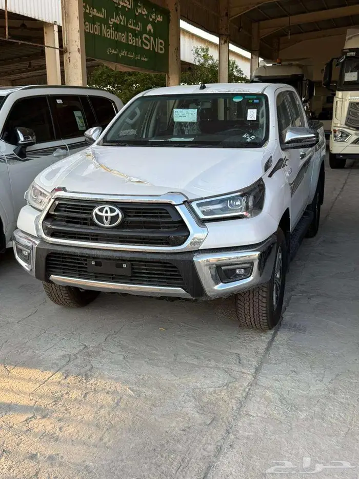 تويوتا هايلكس غمارتين فل اوتوماتيك بنزين 2025 سعودى 4